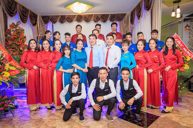 đội ngũ nhân viên khách sạn Thảo Minh